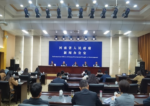 �ȹ�1.1��Ķ����193��Ķ    ��ʮ���塱���ϻ�����������